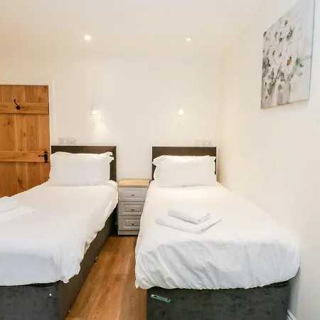 Shipswheel At Broadings Farm * Whitby