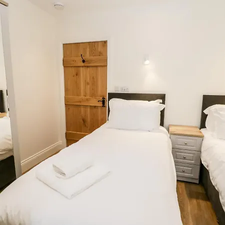 Shipswheel At Broadings Farm *